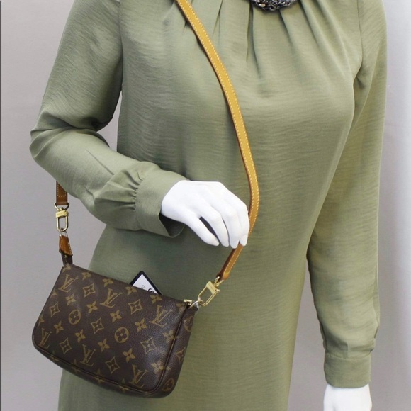 9️⃣5️⃣0️⃣Authentic Louis Vuitton Monogram Accessoires Pochette - Picture 3 of 12